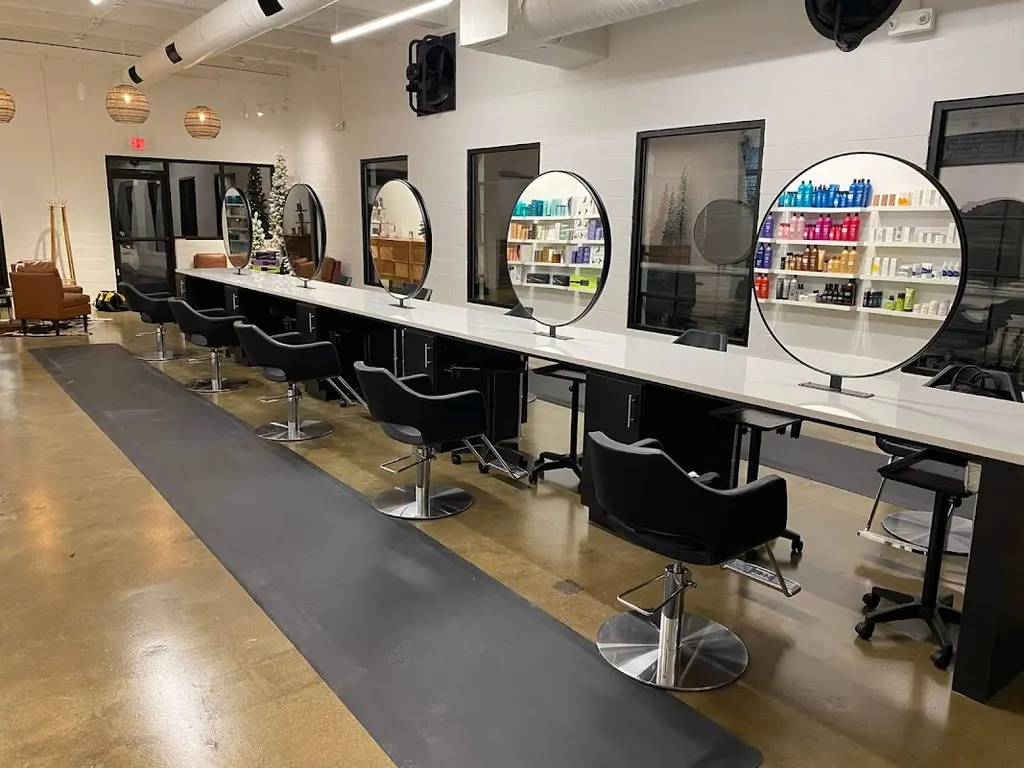 Salon Blonde South — Hair salon in Columbia